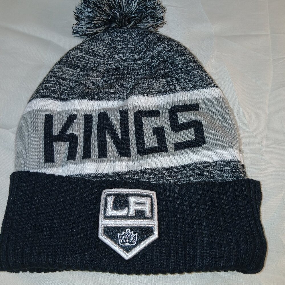 Authentic PRO Fanatics NHL LA Kings Knit Beanie